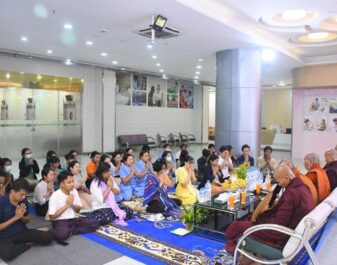 နှစ်ဆန်းတစ်ရက်နေ့ အန္တရာယ်ကင်း ပရိတ်တရားနာ ရွတ်ဖတ်ပူဇော်