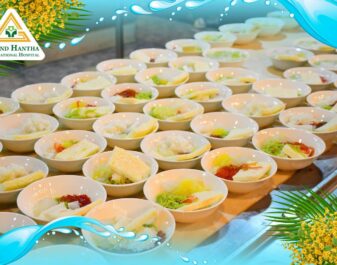 နှစ်ဆန်းတစ်ရက်နေ့တွင် ဝန်ထမ်းများအား စတုဒီသာ ရွှေရင်အေး ကျွေးမွေး