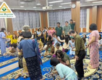 ဂရန်း(ဒ်)ဟံသာဆေးရုံ မိသားစု၏ အဌမ အကြိမ်မြောက် စုပေါင်း မဟာဘုံကထိန်တော်ကြီး